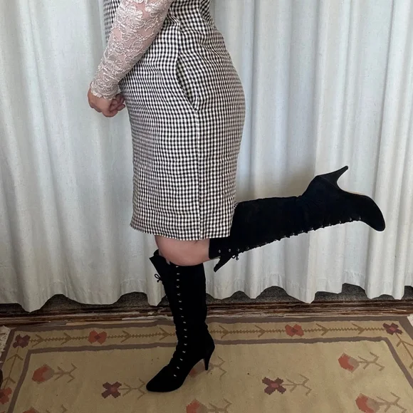 Newport News Vintage Knee High Lace Up Boots / Heels • Size: 6.5 - Picture 2 of 7